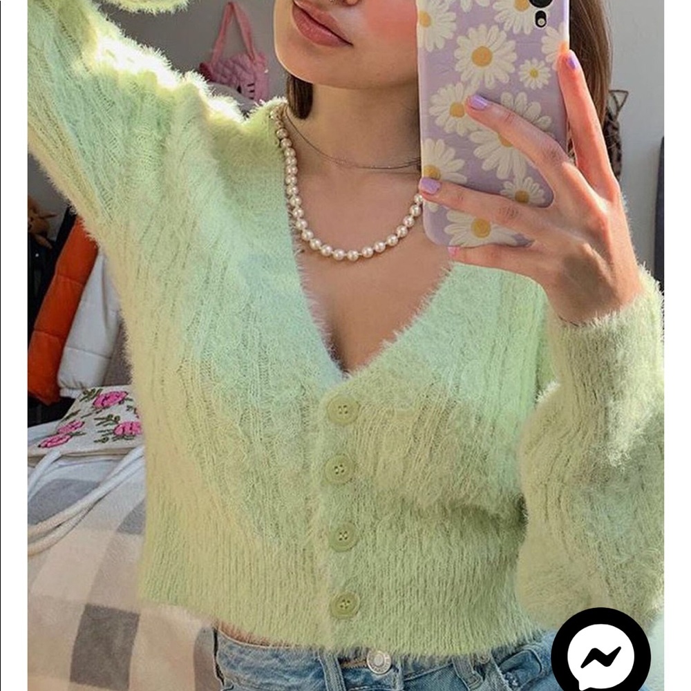 GARAGE Fuzzy sweater (green)